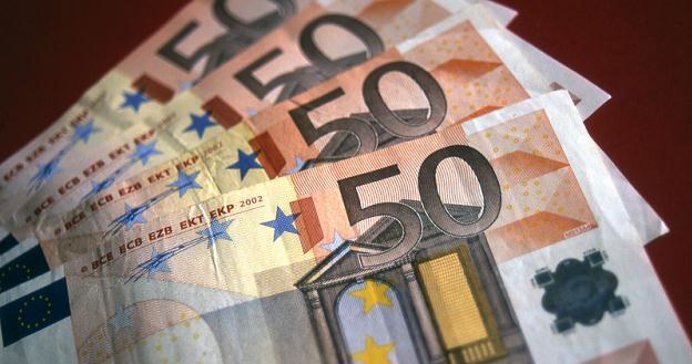 Coraz więcej osób spłaca kredyty bezpośrednio w euro /&copy; Panthermedia