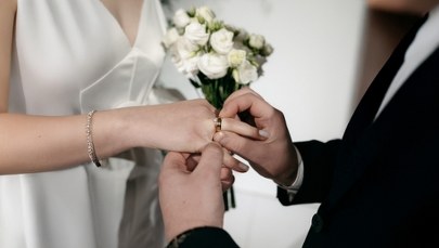 Coraz więcej par wybiera życie bez ślubu. Najnowsze dane GUS