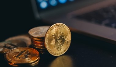 Coraz więcej Polaków inwestuje w kryptowaluty. Robi to około 2 mln osób