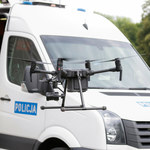 Coraz więcej policyjnych dronów wisi nad drogami