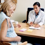 Coraz więcej zwolnień lekarskich w czasie ciąży