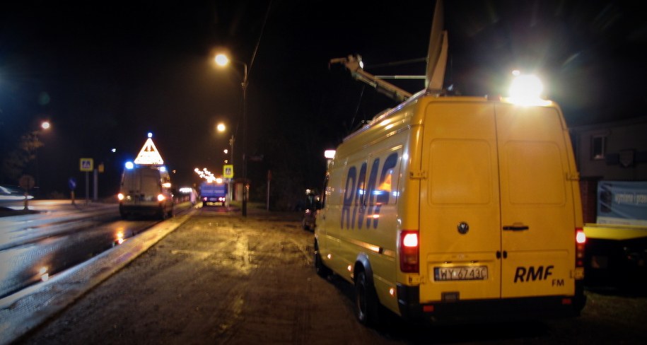 Coraz większe korki tworzą się przy wjeździe do Warszawy i Krakowa /Michał Dukaczewski /RMF FM