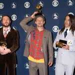 Córka Flea użyła statuetki Grammy jako łopatki ogrodowej