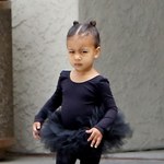 Córka Kim Kardashian ma własną stylistkę. Widać?