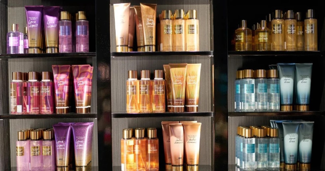 Coroczna promocja Victoria’s Secret powraca! Mgiełki i balsamy w świetnych cenach! /adobestock /INTERIA.PL