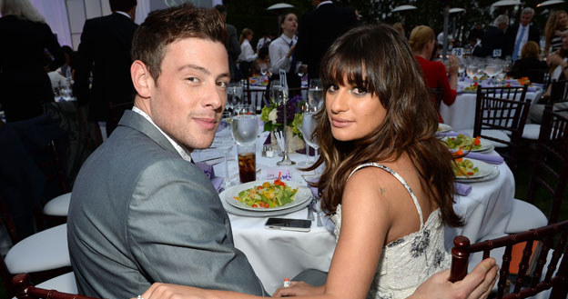 Cory Monteith i jego dziewczyna, Lea Michele - oboje byli gwiazdami serialu "Glee" /Michael Buckner  /Getty Images