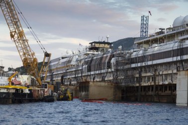 Costa Concordia będzie demontowana przez blisko dwa lata  