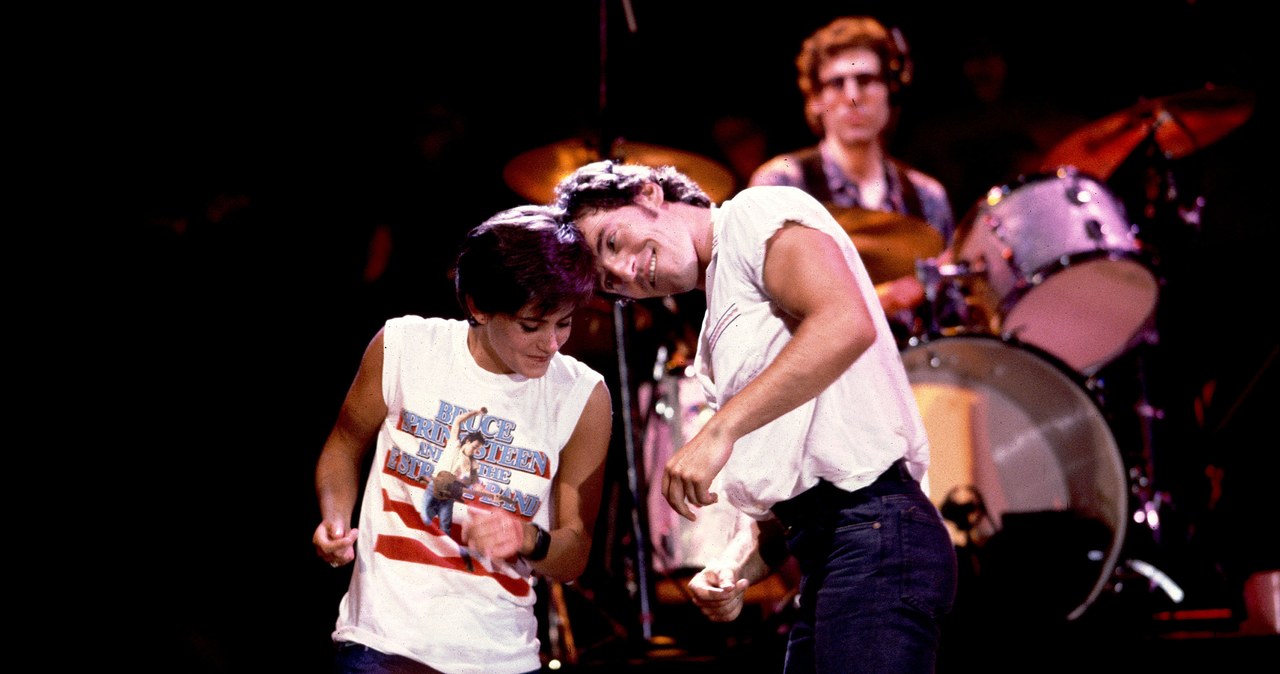 Courteney Cox i Bruce Springsteen w teledysku do piosenki "Dancing in the Dark" / Paul Natkin / Contributor /Getty Images