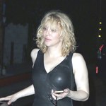 Courtney Love i jej dziwne ślady na plecach! Co się stało? 