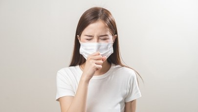 Covid-19 znów w natarciu. "Wirus zawsze będzie o krok przed nami"