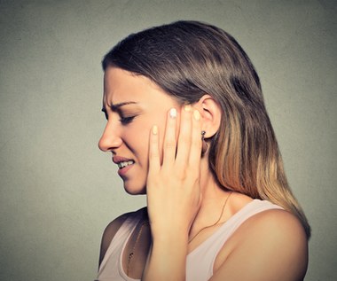 "Covidowe ucho". Nietypowy objaw zakażenia koronawirusem 
