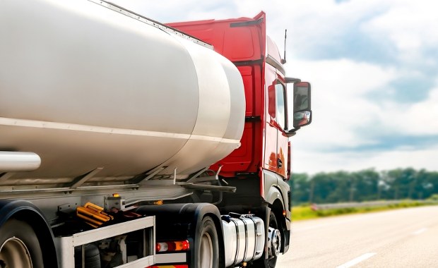 CPN przyjęty przez Senat. Parlamentarny ekspres pędzi 