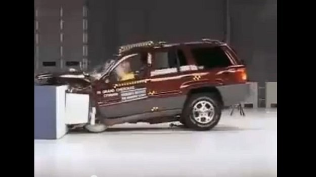 Crash test Jeepa Grand Cherokee /YouTube