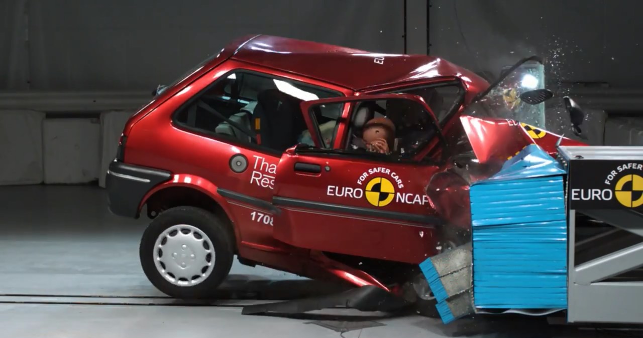 Crash test Rovera 100 /Informacja prasowa