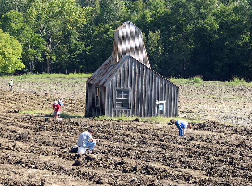Crater of Diamonds to niezwykłe miejsce - jedyna kopalnia diamentów dostępna dla  zwiedzających / Kansas City Star / Contributor /Getty Images