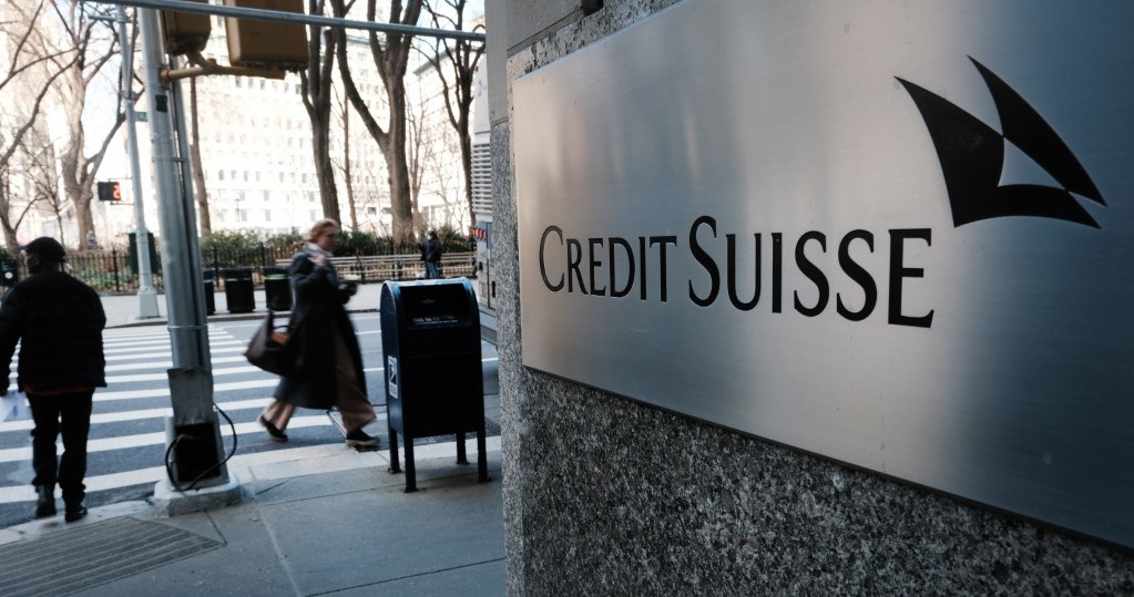 Credit Suisse ratuje się przed upadkiem (zdj. ilustracyjne) /Spencer Platt /AFP