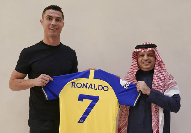 Cristano Ronaldo już z koszulka klubu Al-Nassr /PAP/Newscom