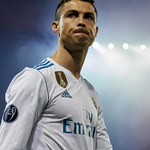 Cristiano Ronaldo przeszedł ogromną metamorfozę. Fani nie wierzą, że to on! 