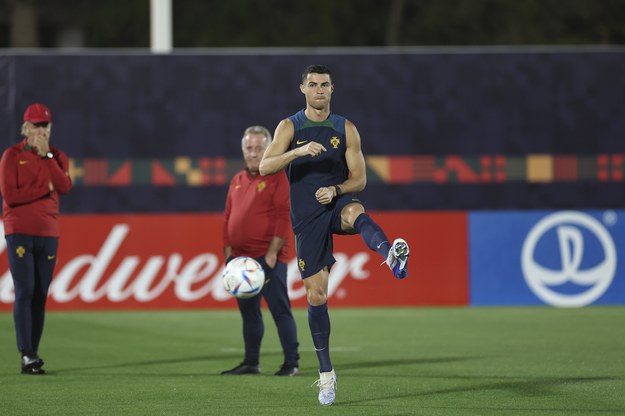 Cristiano Ronaldo w trakcie treningu /JOSE SENA GOULAO /PAP/EPA