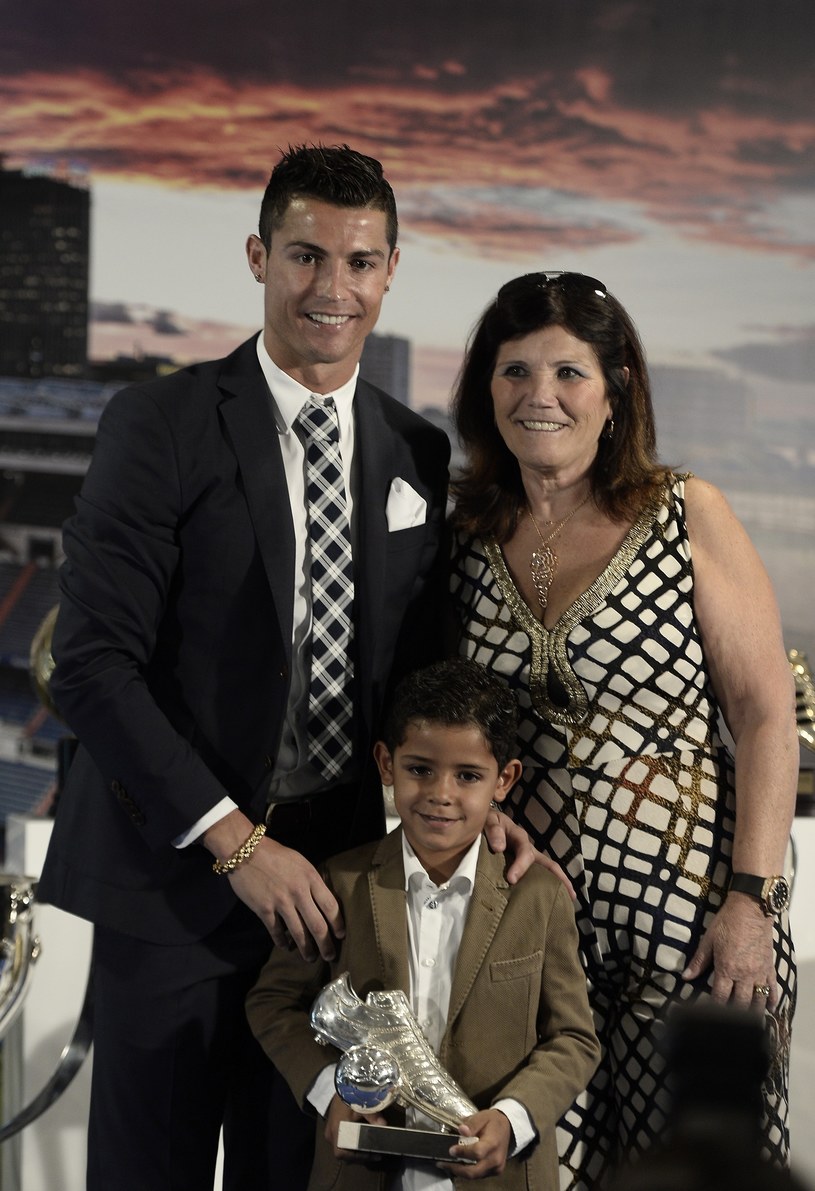 Cristiano Ronaldo z mamą i synem /ANADOLU AGENCY /Getty Images