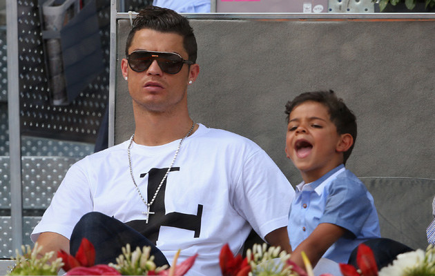 Cristiano Ronaldo z synem /Clive Brunskil /Getty Images