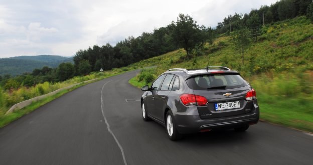 Cruze w wersji SW zadebiutował z poślizgiem, ale lepiej późno niż wcale. /Motor