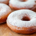 Cudownie miękkie, rozpływają się w ustach. Przepis na te pączki jest banalny