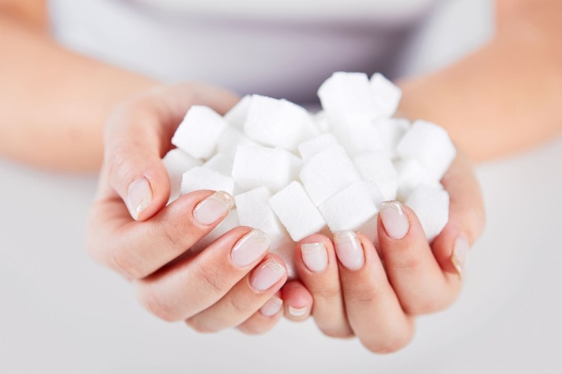 Cukier uzależnia jak kokaina! Udowodnił to eksperyment prof. Barta Hoebela z USA /123/RF PICSEL
