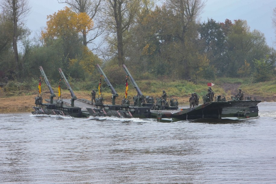 Ćwiczenia Dzielny Bóbr-25 /Lech Muszyński /PAP