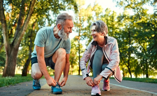 Ćwiczenia fizyczne przestrajają mózg. Wzmacniają mięśnie także przez głowę