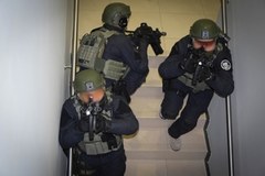 Ćwiczenia policyjnych kontrterrorystów 
