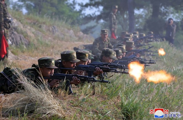 Ćwiczenia północnokoreańskich żołnierzy /AFP PHOTO/KCNA VIA KNS /East News