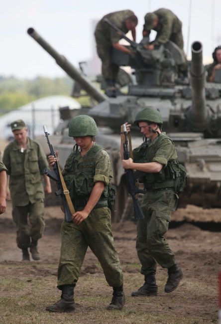 Ćwiczenia rosyjskich żołnierzy /SERGEI CHIRIKOV /PAP/EPA