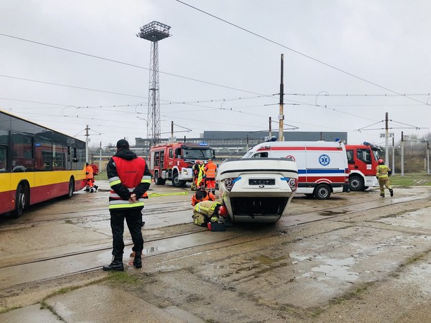 Ćwiczenia służb ratowniczych w sytuacji katastrofy drogowej z 40 rannych /Agnieszka Wyderka /RMF FM