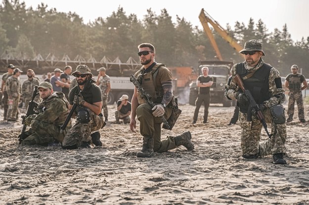 Ćwiczenia strzeleckie oddziałów ukraińskiej Obrony Terytorialnej w Kijowie /Vladyslav Karpovych /PAP