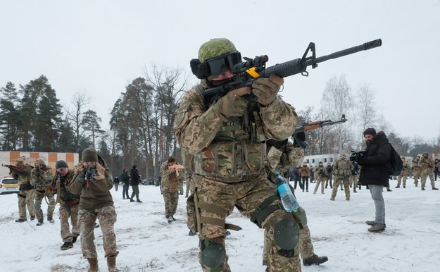 Ćwiczenia ukraińskich wojsk obrony terytorialnej /SERGEY DOLZHENKO /PAP/EPA