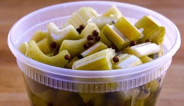 Ця закуска містить багато вітамінів. Покращує травлення, очищає організм та захищає серце