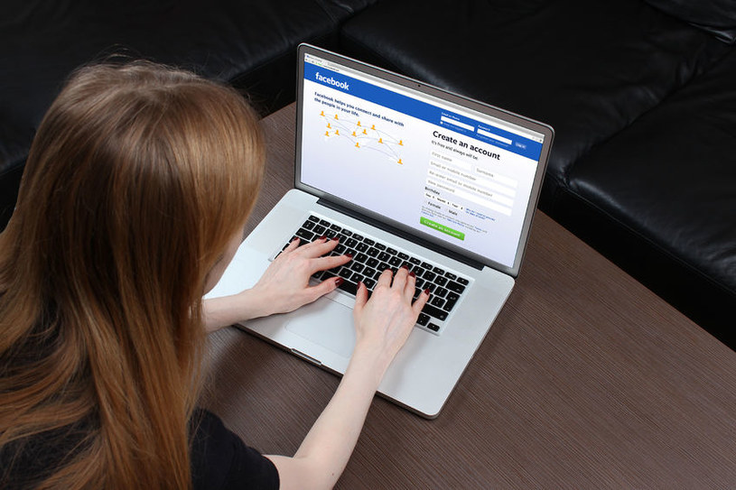 Cyberprzestępcy mają wiele sposobów na przejęcie naszego konta na Facebooku /123RF/PICSEL
