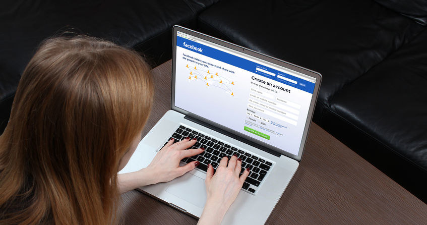 Cyberprzestępcy mają wiele sposobów na przejęcie naszego konta na Facebooku /123RF/PICSEL