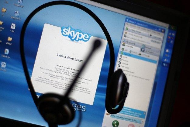 Cyberprzestępcy mogą przejąć kontrolę nad komputerem z zainstalowanym Skypem /AFP