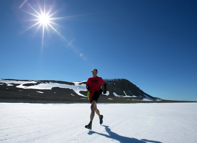Cykl ultramaratonów kończy bieg na Antarktydzie /materiały prasowe