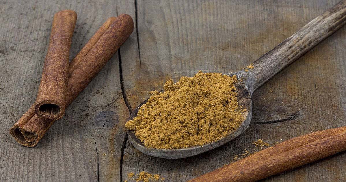 Cynamon skutecznie rozprawi się z ziemiórkami /123RF/PICSEL