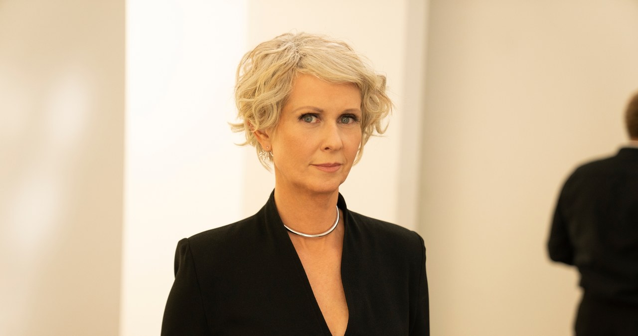 Cynthia Nixon w serialu "I tak po prostu" /HBO