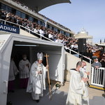 Cypr: Mężczyzna z nożem chciał wejść na papieską mszę