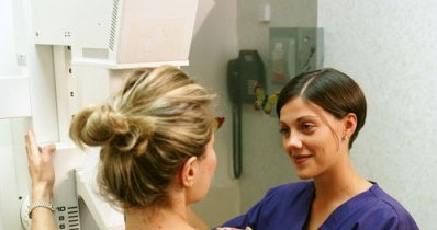 Cytologia i mammografia obowiązkowa dla pracujących kobiet /&copy; Bauer