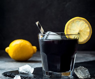 Czarna lemoniada: Najlepsza na odchudzanie i oczyszczanie