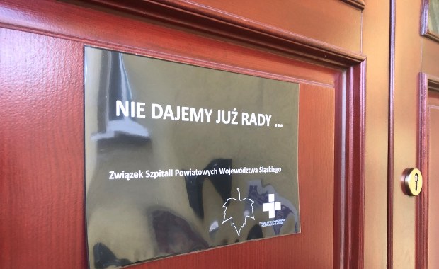 Czarna polska jesień - akcja szpitali powiatowych w Śląskiem