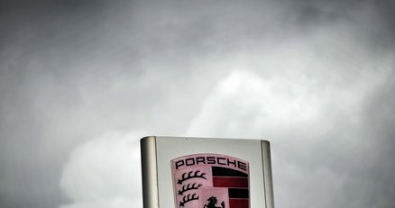 Czarne chmury nad Porsche /AFP