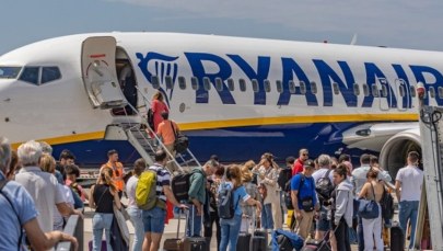 ​Czarne chmury nad Ryanairem i Wizz Airem. Chodzi o dopłaty za bagaż  