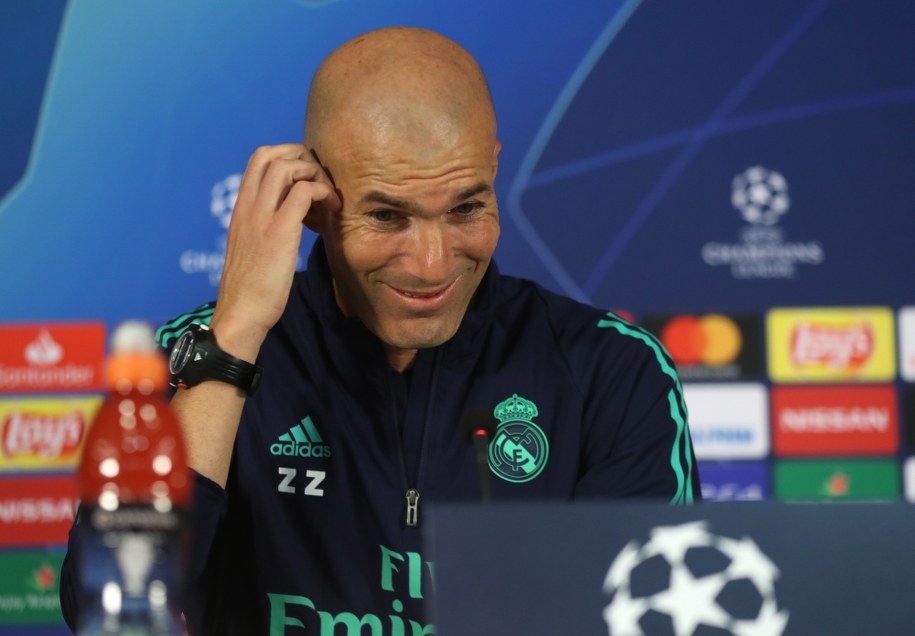 Czarne chmury zbierają się nad Zinedine Zidan'em /ERDEM SAHIN /PAP/EPA